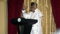 Oesman Sapta Odang menyampaikan pidatonya.