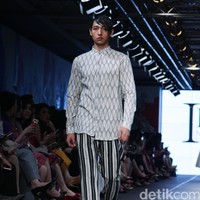 IKAT Indonesia by Didiet Maulana Plaza Indonesia Fashion Week 2016 at Plaza Indonesia. Thamrin. Jakarta. [Foto: Mohamamd Abduh/Wolipop]