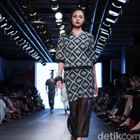 IKAT Indonesia by Didiet Maulana Plaza Indonesia Fashion Week 2016 at Plaza Indonesia. Thamrin. Jakarta. [Foto: Mohamamd Abduh/Wolipop]