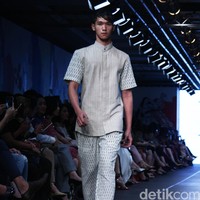 IKAT Indonesia by Didiet Maulana Plaza Indonesia Fashion Week 2016 at Plaza Indonesia. Thamrin. Jakarta. [Foto: Mohamamd Abduh/Wolipop]