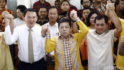 Golkar Serahkan Surat Dukungan untuk Ahok