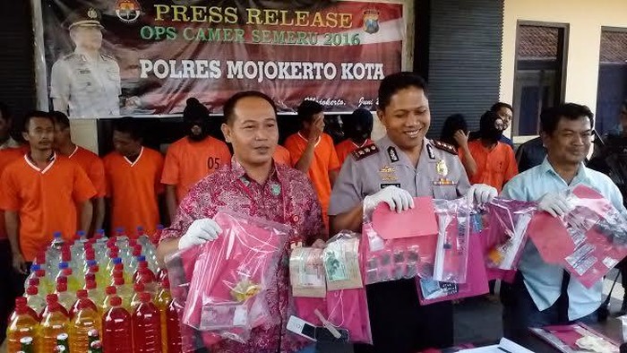 Puluhan Orang Ditangkap dalam Operasi Camer Semeru