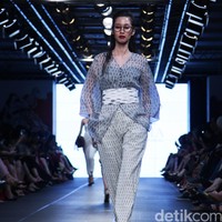 IKAT Indonesia by Didiet Maulana Plaza Indonesia Fashion Week 2016 at Plaza Indonesia. Thamrin. Jakarta. [Foto: Mohamamd Abduh/Wolipop]