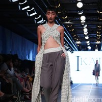 IKAT Indonesia by Didiet Maulana Plaza Indonesia Fashion Week 2016 at Plaza Indonesia. Thamrin. Jakarta. [Foto: Mohamamd Abduh/Wolipop]