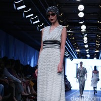 IKAT Indonesia by Didiet Maulana Plaza Indonesia Fashion Week 2016 at Plaza Indonesia. Thamrin. Jakarta. [Foto: Mohamamd Abduh/Wolipop]