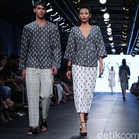 IKAT Indonesia by Didiet Maulana Plaza Indonesia Fashion Week 2016 at Plaza Indonesia. Thamrin. Jakarta. [Foto: Mohamamd Abduh/Wolipop]