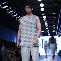 IKAT Indonesia by Didiet Maulana Plaza Indonesia Fashion Week 2016 at Plaza Indonesia. Thamrin. Jakarta. [Foto: Mohamamd Abduh/Wolipop]