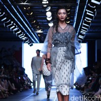 IKAT Indonesia by Didiet Maulana Plaza Indonesia Fashion Week 2016 at Plaza Indonesia. Thamrin. Jakarta. [Foto: Mohamamd Abduh/Wolipop]