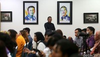 Tak hanya barisan relawan dan pemuda partai pendukung saja yang hadir dalam acara. Terlihat artis Chicco Jerikho dalam kumpul-kumpul Ahokers ini.