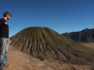 Keliling Dunia 4 Tahun, Bule Belanda Mualaf Jatuh Cinta dengan Indonesia