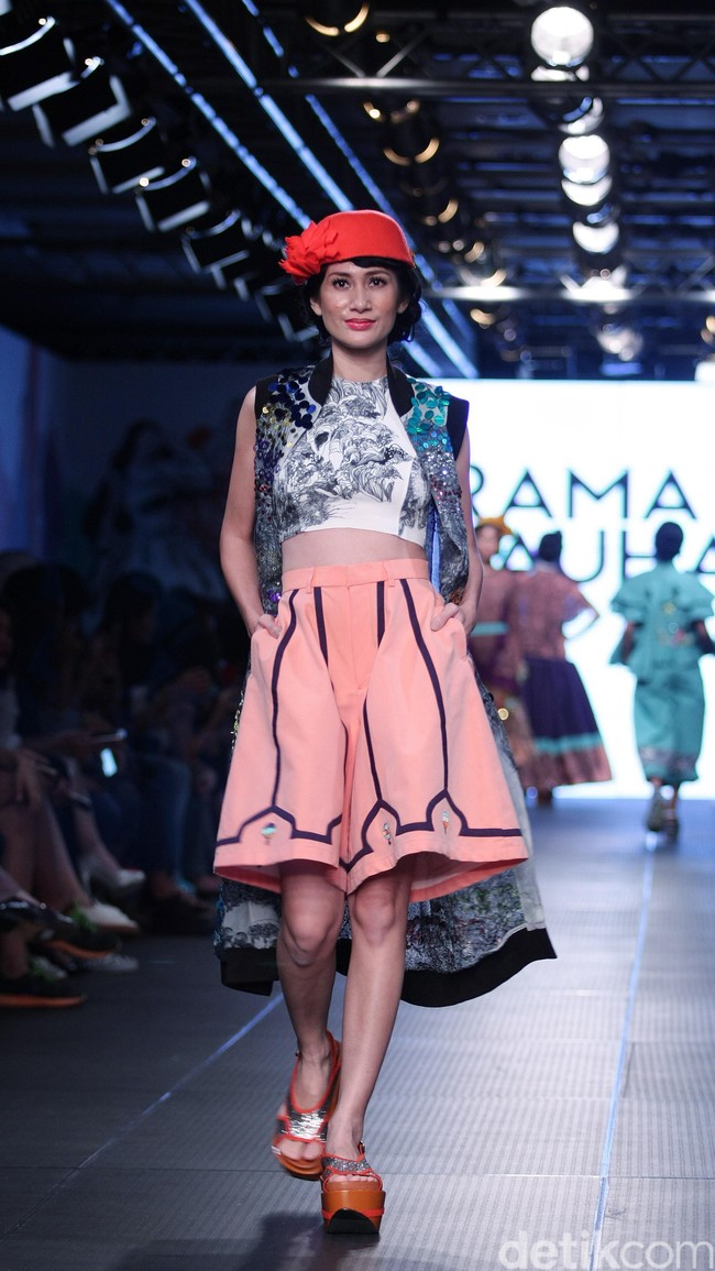 Rama Dauhan Plaza Indonesia Fashion Week 2016 at Plaza Indonesia. Thamrin. Jakarta. [Foto: Mohammad Abduh/Wolipop]