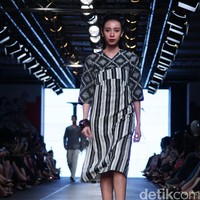 IKAT Indonesia by Didiet Maulana Plaza Indonesia Fashion Week 2016 at Plaza Indonesia. Thamrin. Jakarta. [Foto: Mohamamd Abduh/Wolipop]