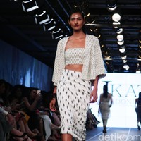 IKAT Indonesia by Didiet Maulana Plaza Indonesia Fashion Week 2016 at Plaza Indonesia. Thamrin. Jakarta. [Foto: Mohamamd Abduh/Wolipop]