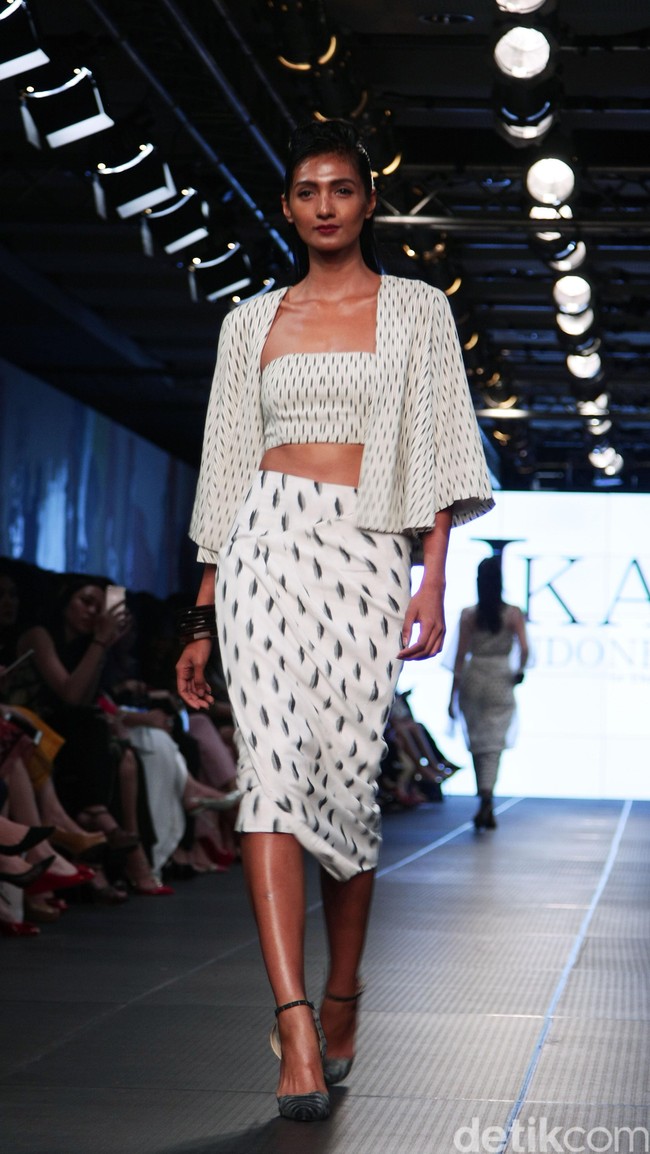IKAT Indonesia by Didiet Maulana Plaza Indonesia Fashion Week 2016 at Plaza Indonesia. Thamrin. Jakarta. [Foto: Mohamamd Abduh/Wolipop]