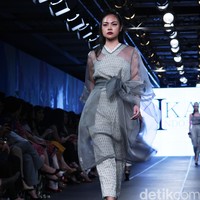 IKAT Indonesia by Didiet Maulana Plaza Indonesia Fashion Week 2016 at Plaza Indonesia. Thamrin. Jakarta. [Foto: Mohamamd Abduh/Wolipop]