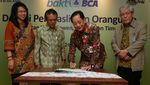 BCA Lepas Liarkan Orangutan
