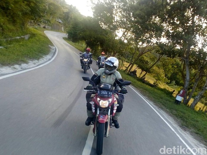 Perjalanan Lintas Timur untuk melihat Indonesia Sedikit Lebih Dekat