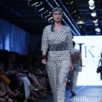 IKAT Indonesia by Didiet Maulana Plaza Indonesia Fashion Week 2016 at Plaza Indonesia. Thamrin. Jakarta. [Foto: Mohamamd Abduh/Wolipop]