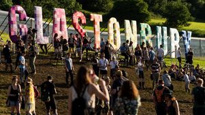 Keseruan Glastonbury Festival 2016