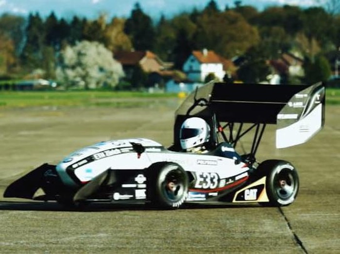 Mobil Balap Listrik Garapan Mahasiswa Ini Catat Rekor Dunia