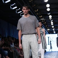 IKAT Indonesia by Didiet Maulana Plaza Indonesia Fashion Week 2016 at Plaza Indonesia. Thamrin. Jakarta. [Foto: Mohamamd Abduh/Wolipop]