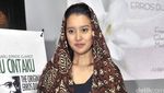 Marcella Zalianty Berkerudung Batik