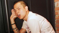 Ada juga Ernest Prakasa yang makin eksis di industri film layar lebar.