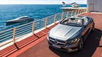 PoolKapal pesiar berwarna silver itu terlihat layaknya Mercedes-Benz S-Class. Pool/CNN.