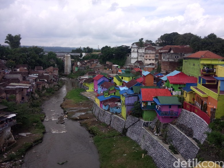 Ini Bukan di Luar Negeri tapi di Malang Kampung Warna 