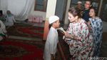 Nikita Mirzani Buka Puasa Bareng Anak Yatim
