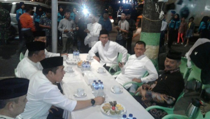 Walkot Makassar Bahas Harga Daging Saat Bertemu Panglima TNI di Pantai Losari
