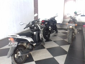 Temukan 36 Dus Vaksin Palsu di Rumah Mewah Pasutri, Polisi Juga Sita Mobil