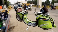 Miniatur Vespa ini tampak ciamik.