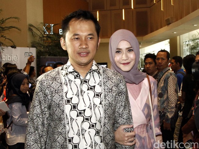 Duka Mendalam Reza Rahadian dan Hanung Saksikan BJ Habibie Dimakamkan