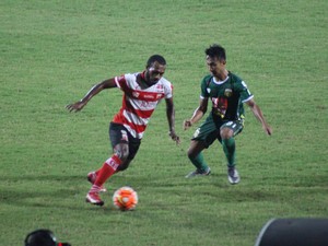 Gol di Injury Time Menangkan Madura United atas Bhayangkara Surabaya United