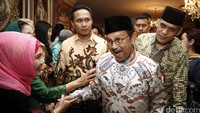 Acara buka bersama digelar di kediaman Presiden ke-3 RI BJ Habibie, Jakarte (25/06/2016). 