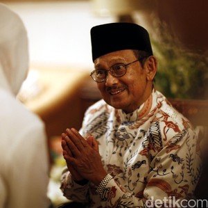 Melihat Rumah BJ Habibie, Ada Garasi Mobil Mirip Parkiran Mal Melihat Rumah BJ Habibie, Ada Garasi Mobil Mirip Parkiran Mal