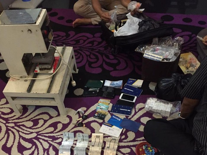 Ini Peralatan dan Barang yang Disita dari Rumah Pasutri Vaksin Palsu di Bekasi