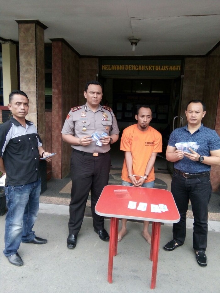 Polisi Bekuk Pecatan TNI yang Edarkan Uang Palsu di Medan