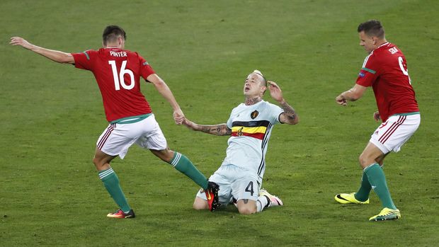 Radja Nainggolan gagal bersaing dengan sejumlah pemain dari Liga Inggris dan Liga Super China.