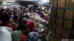 Ramainya Toko Kue Kering Jelang Lebaran