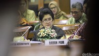 Hadir juga Plt Kepala BPOM Tengku Bahdar Johan Hamid, Ketua Ikatan Dokter Anak Indonesia (IDAI) dr Aman Bhakti Pulungan, serta perwakilan dari Biofarma.