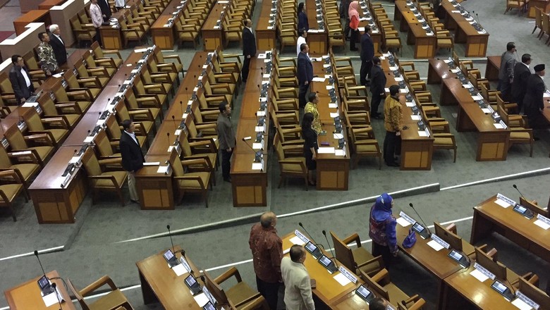 Anggota DPR Terjerat KPK: 2 PDIP, 1 Nasdem, 1 Hanura, 1 Golkar, 1 PAN, 1 PD Anggota DPR Terjerat KPK: 2 PDIP, 1 Nasdem, 1 Hanura, 1 Golkar, 1 PAN, 1 PD