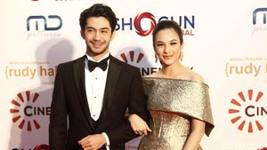 Hot Photo Highlight: Parade Selebriti di Red Carpet Rudy Habibie