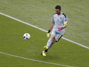 Buffon dan Neuer Kiper Terbaik Piala Eropa 2016