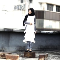 Wardrobe: HIJUP. Fotografer: Reno (Detikcom). Makeup Artist: Wardah Beauty. Stylist: Alissa Safiera & Kiki Oktaviani. Hijab Stylist: Arina Yulistara. Model: Kanya Cittasara