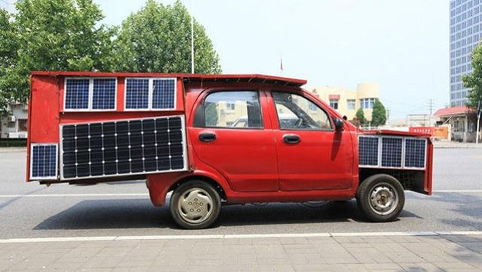 Mobil Bertenaga Surya Ini Dibuat Sendiri oleh Pemiliknya