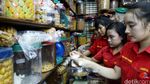 Ramainya Toko Kue Kering Jelang Lebaran