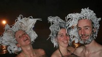 Nah untuk International Hair Freezing Contest, pertama kali digelar pada tahun 2011 lalu. Kontes ini kemudian digelar setahun sekali, setiap musim dingin tiba (Takhini Hot Springs/Facebook)