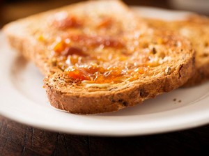 Mengapa Roti Tawar yang Dipanggang Rasanya Lebih Enak?